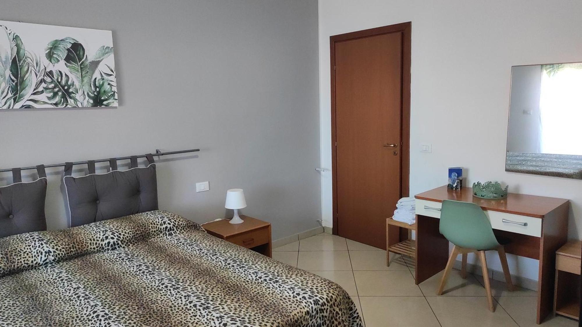 Bed And Breakfast Oasi Reggio Calabria Habitación foto